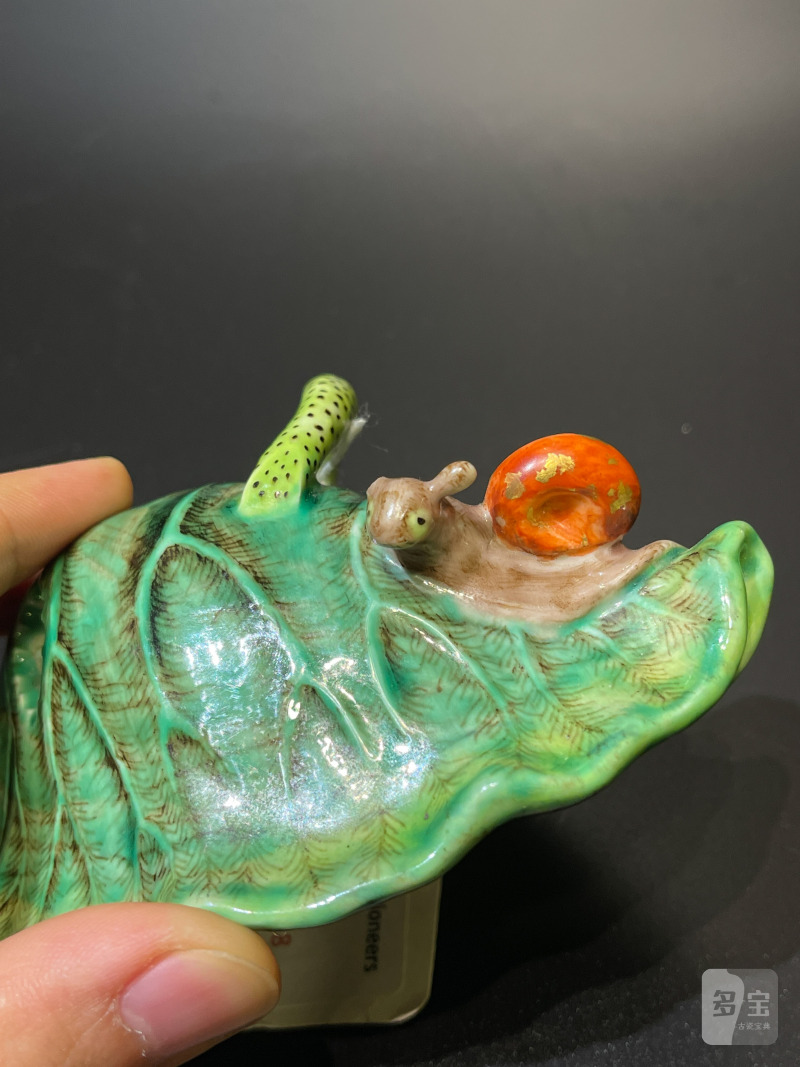 清中期 粉彩仿生荷叶形砚滴 - 图4